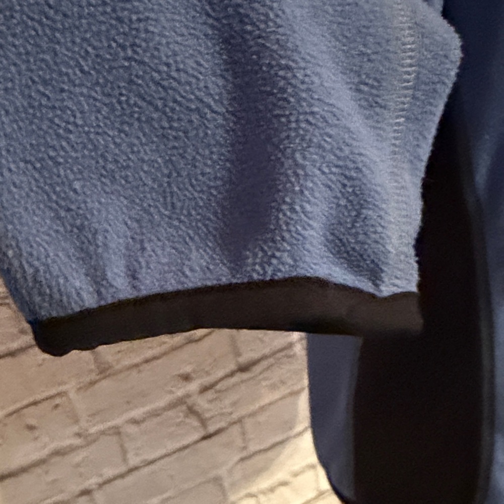 The North Face Women's Blue Fleece Zip Up Medium Jacket with Black Trim - Picture 6 of 12